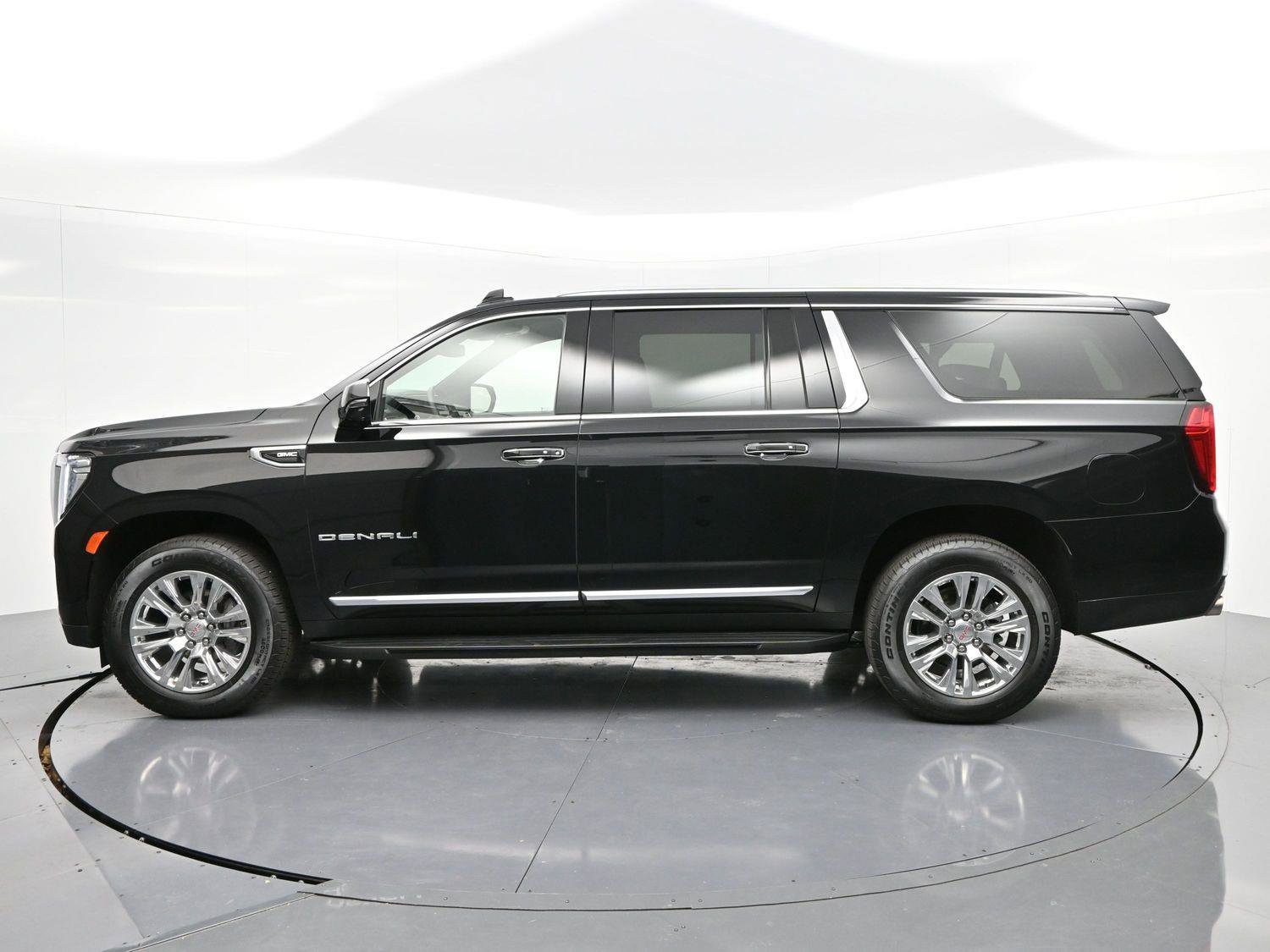 Used 2024 GMC Yukon XL Denali w/ Max Trailering Package image 4