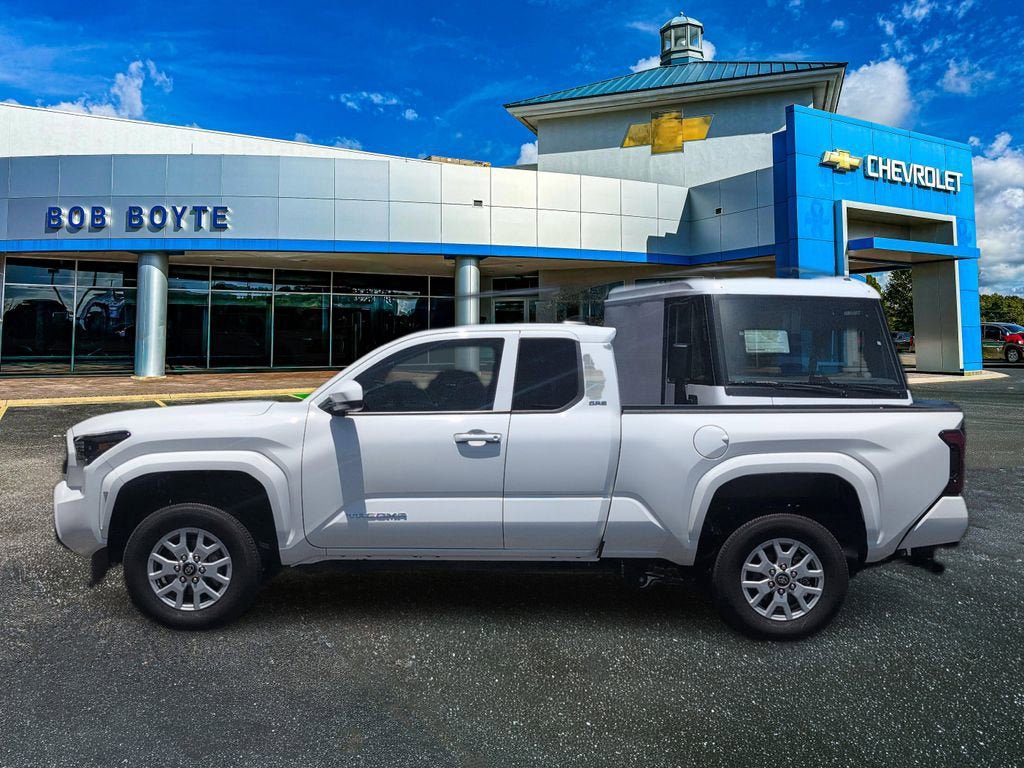 Used 2025 Toyota Tacoma SR5 RWD image 7