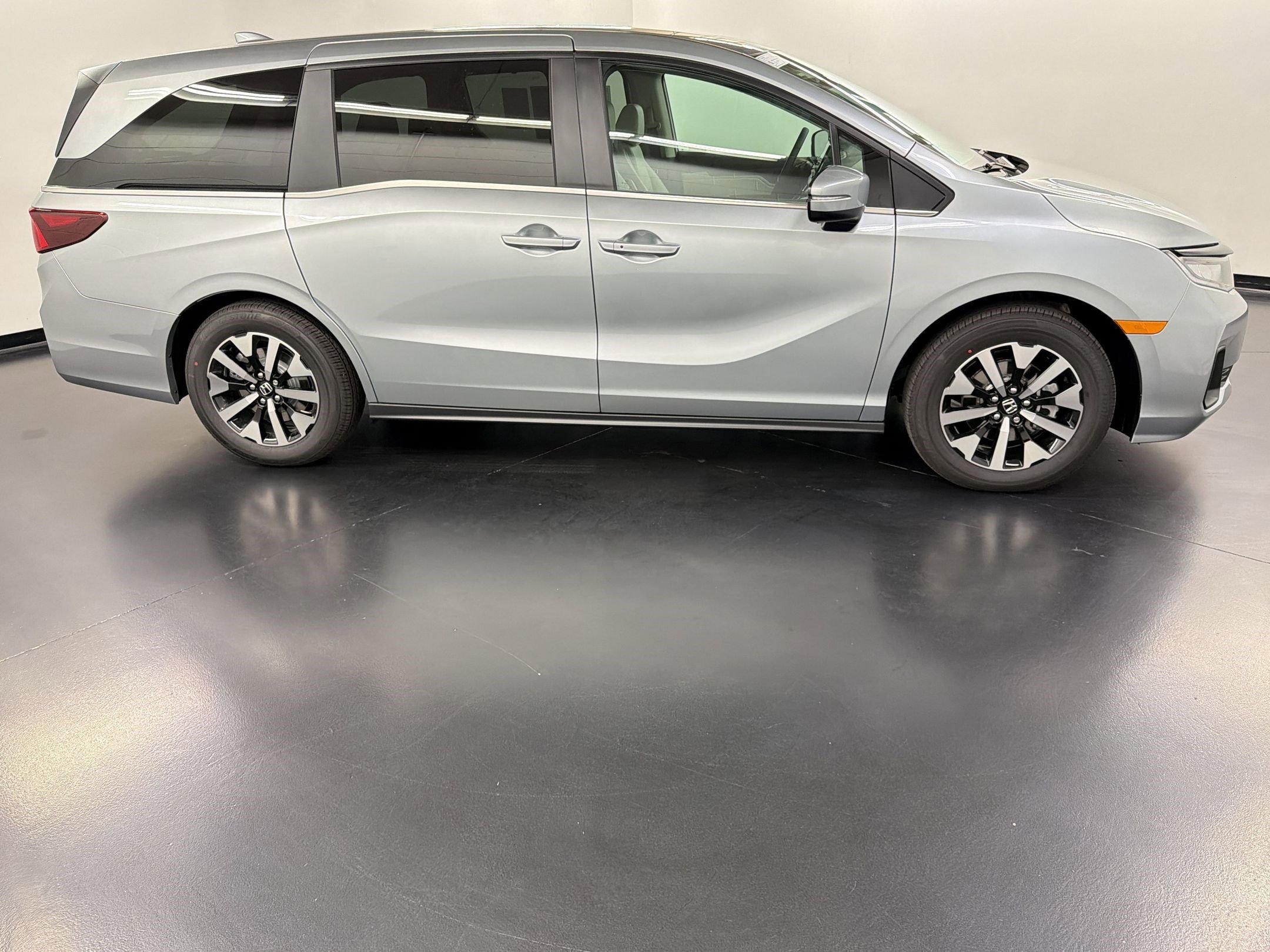 New 2026 Honda Odyssey EX-L image 8