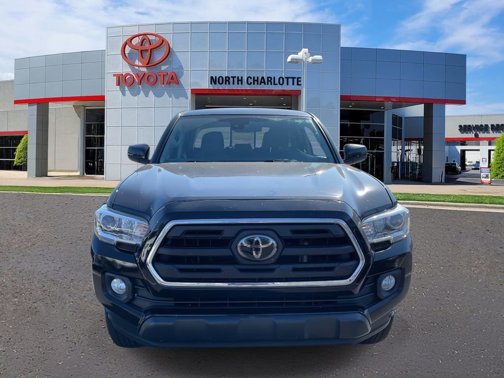 Used 2018 Toyota Tacoma SR5 w/ SR5 Appearance Package (SM) image 3