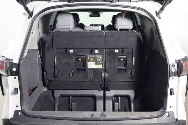 Used 2024 Toyota Sienna XLE AWD/4WD image 18