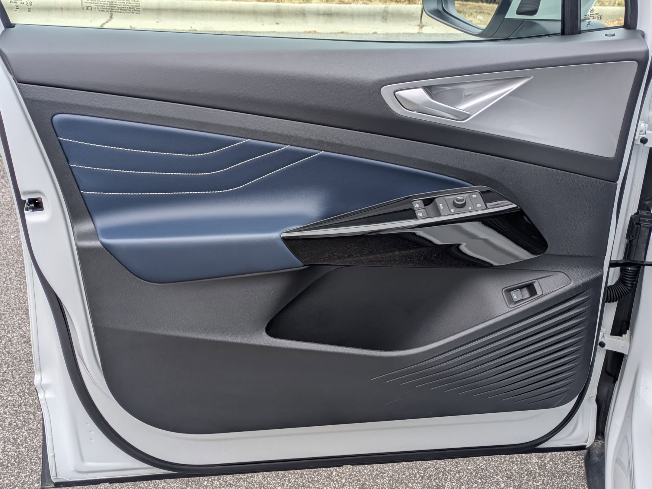 Used 2024 Volkswagen ID.4 Pro S image 19