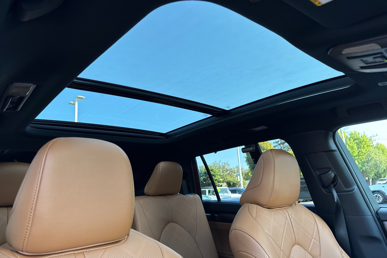 New 2025 Toyota Highlander Platinum image 18