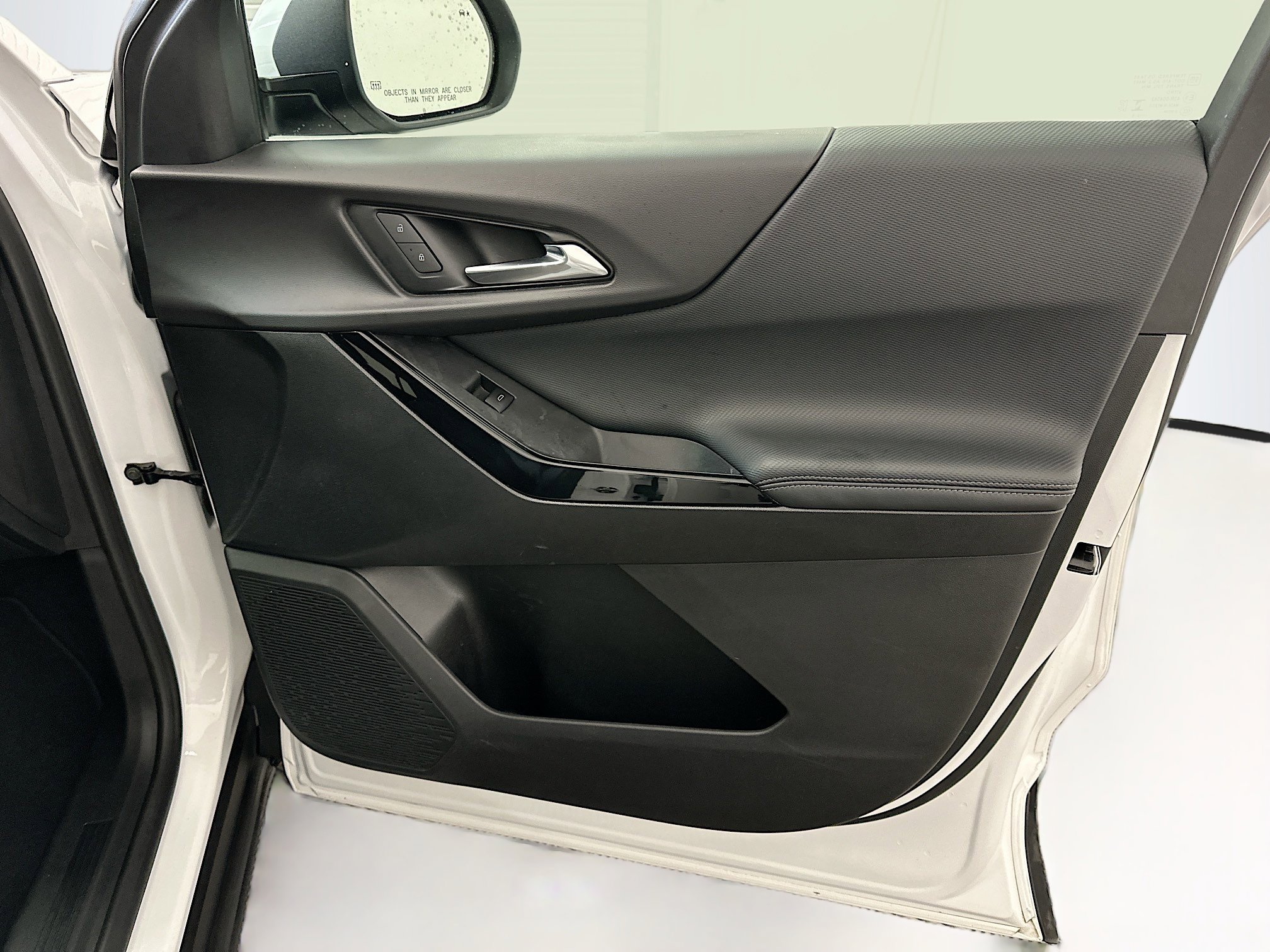 Used 2025 Chevrolet Equinox LT image 33