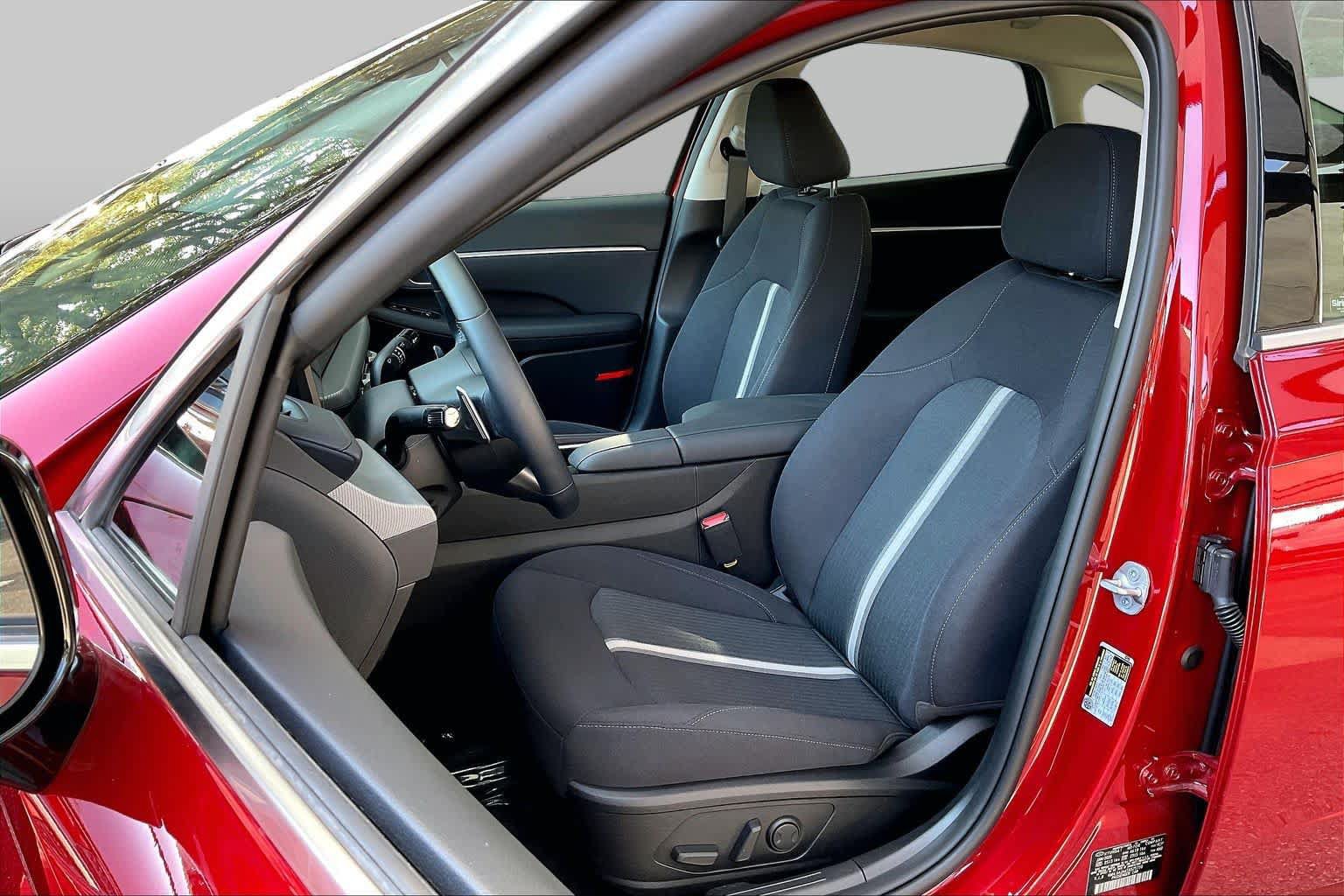 Certified 2026 Hyundai Sonata SEL AWD/4WD image 8
