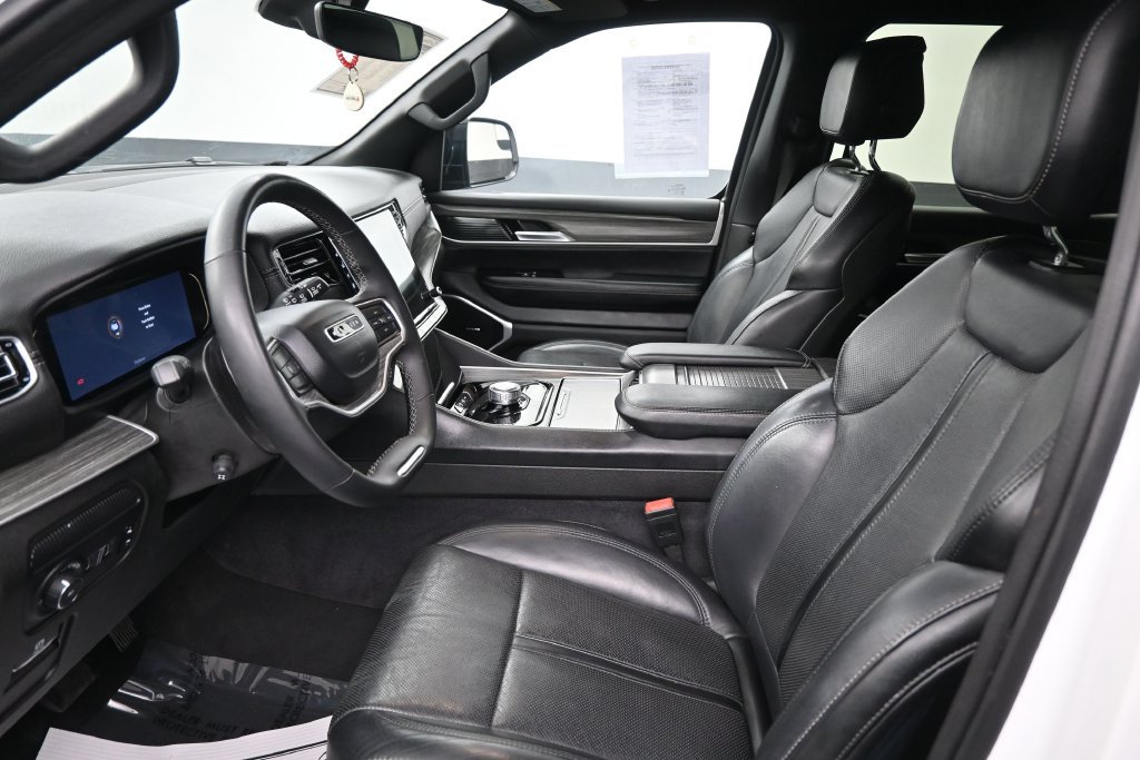 Used 2024 Jeep Wagoneer Series II w/ Flexible Seating Group RWD image 29