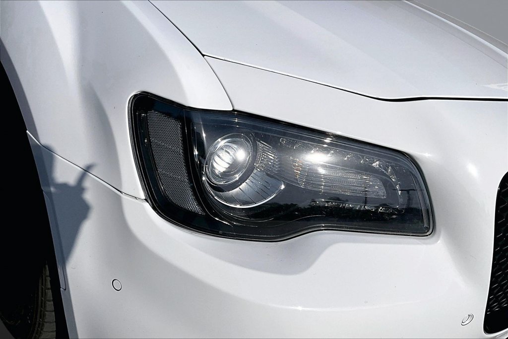 Used 2023 Chrysler 300 C RWD image 28