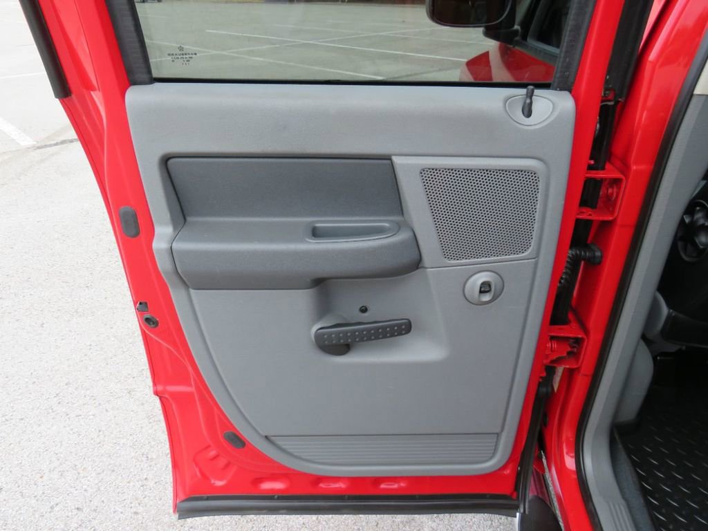 Used 2007 Dodge Ram 1500 Truck SLT image 18