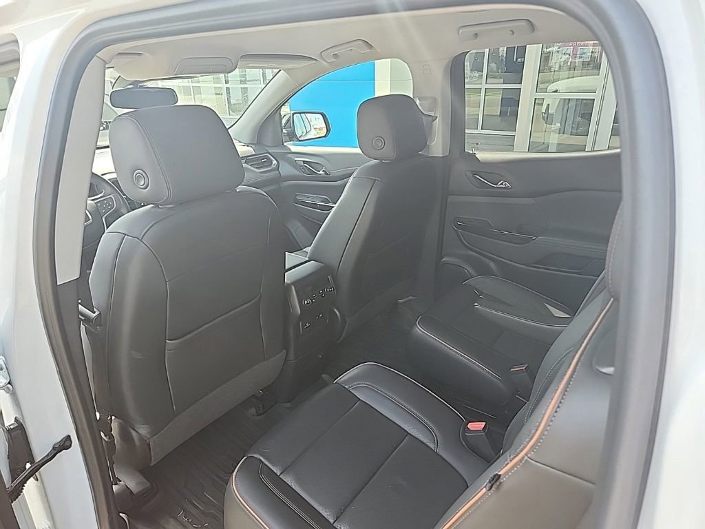 Used 2023 GMC Acadia AT4 w/ Technology Package AWD/4WD image 11