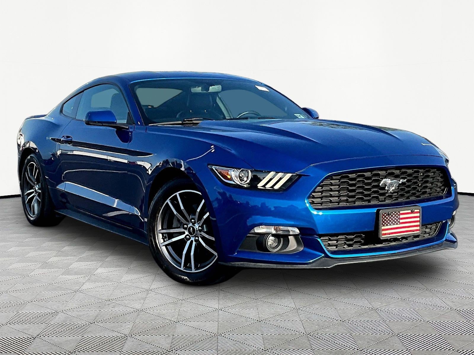 Used 2017 Ford Mustang Premium RWD image 3