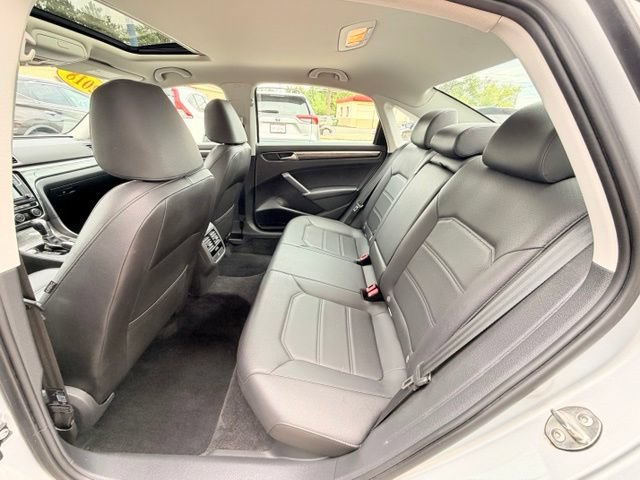 Used 2018 Volkswagen Passat 2.0T SE w/ SE Lighting Package FWD image 15