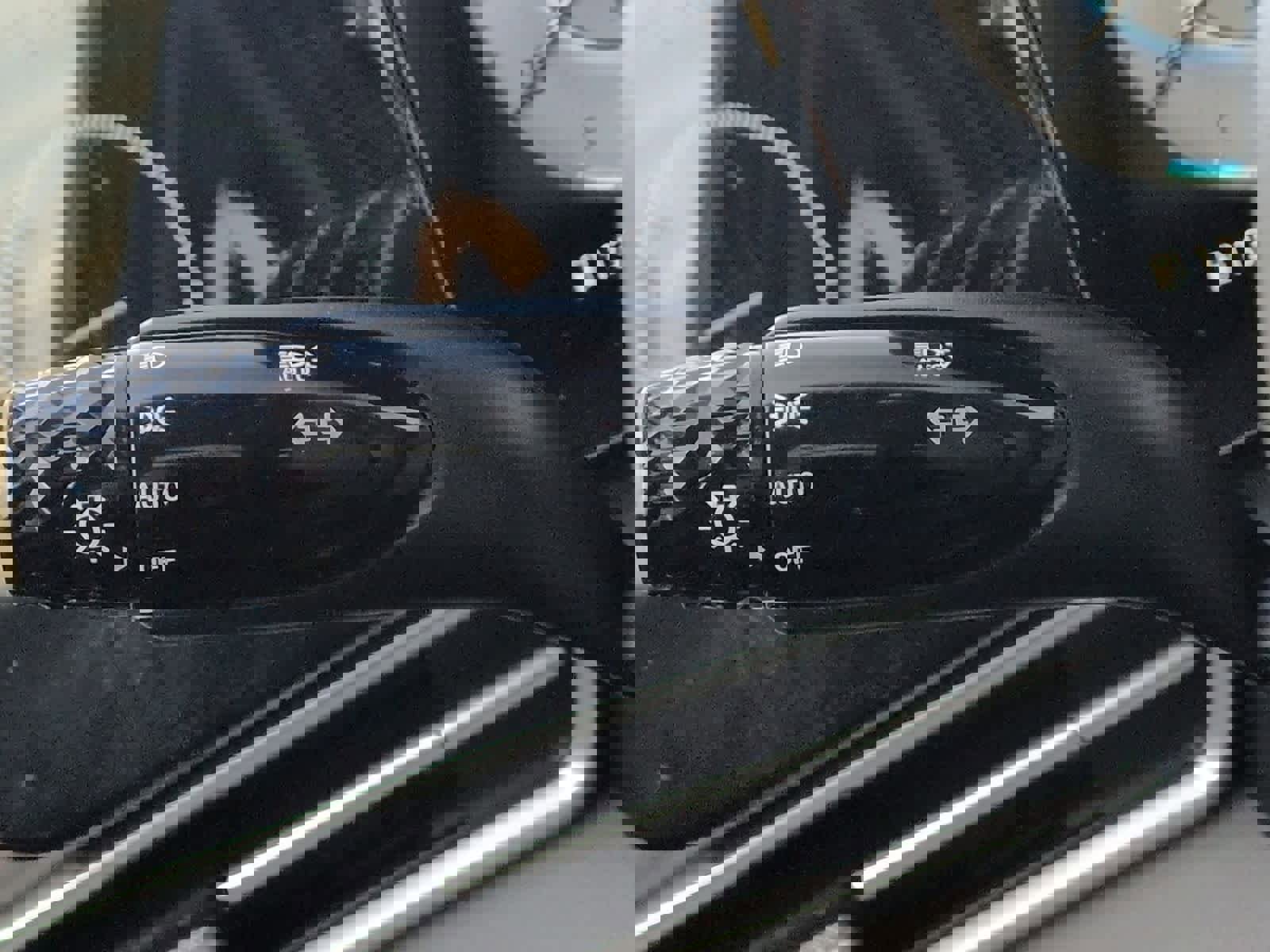 Used 2023 Hyundai Elantra SEL w/ Convenience Package image 27