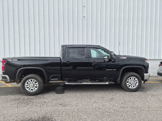 Used 2022 Chevrolet Silverado 3500 LT w/ Convenience Package AWD/4WD image 4