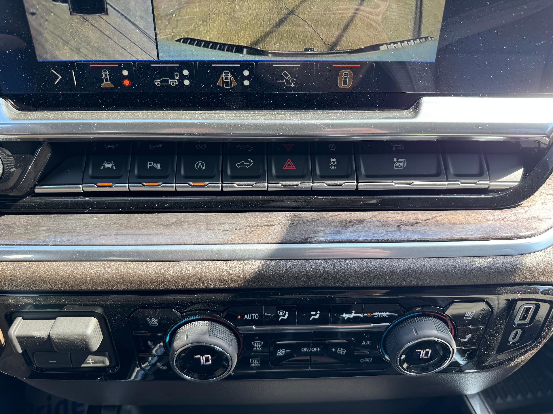 New 2026 Chevrolet Silverado 1500 LTZ w/ LTZ Premium Package AWD/4WD image 37