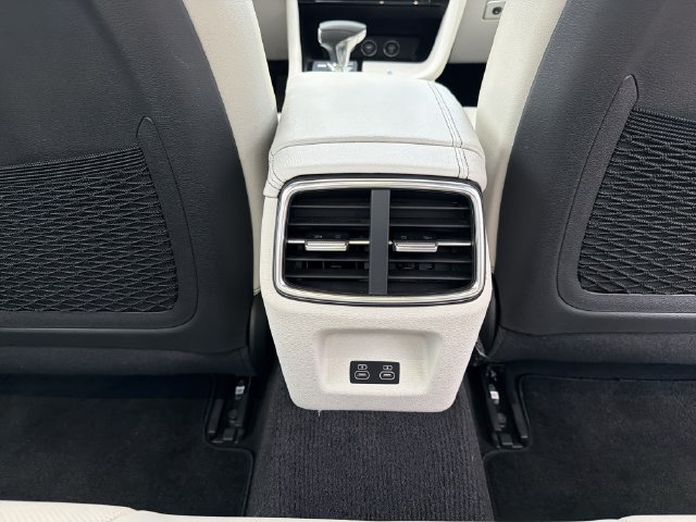 Used 2025 Genesis G70 2.5T AWD/4WD image 20