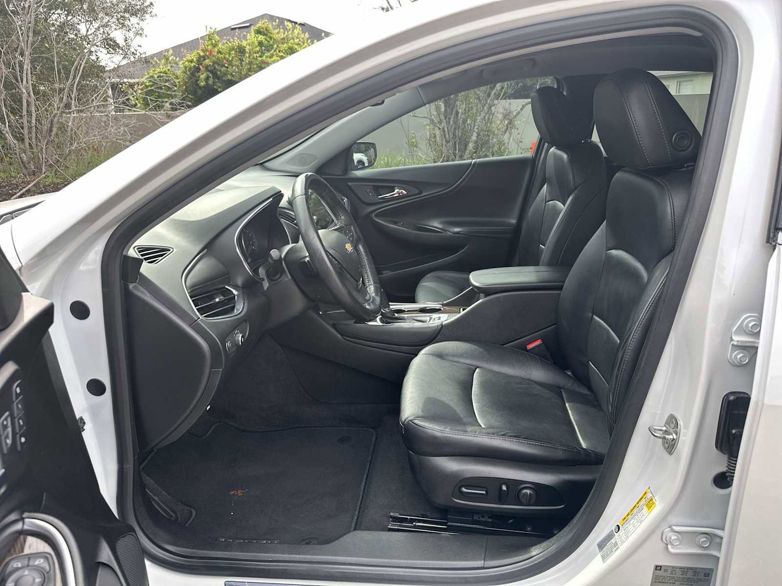 Certified 2017 Chevrolet Malibu Premier w/ Premier Sun and Wheel Package FWD image 10