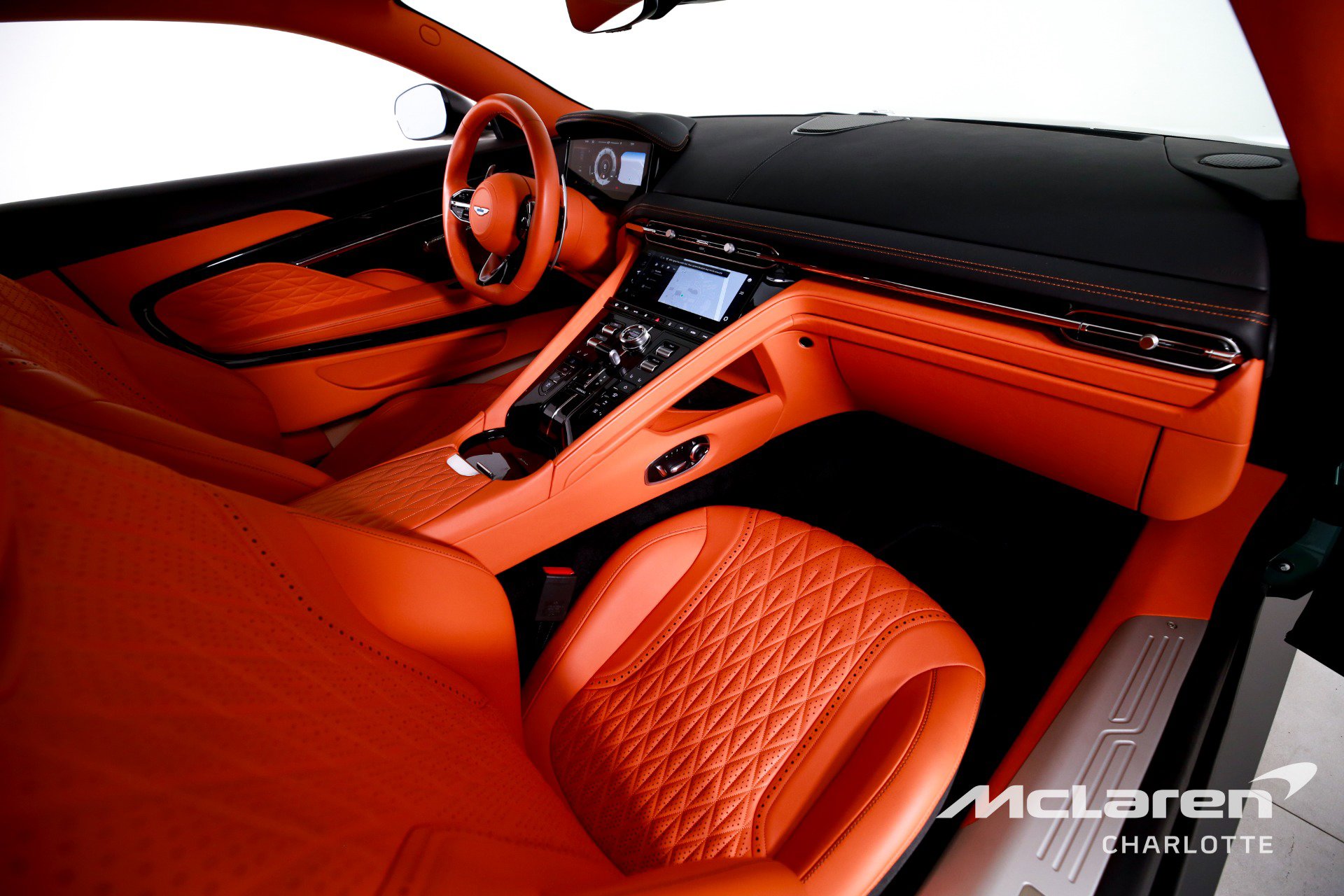 Used 2024 Aston Martin DB12 Coupe image 21