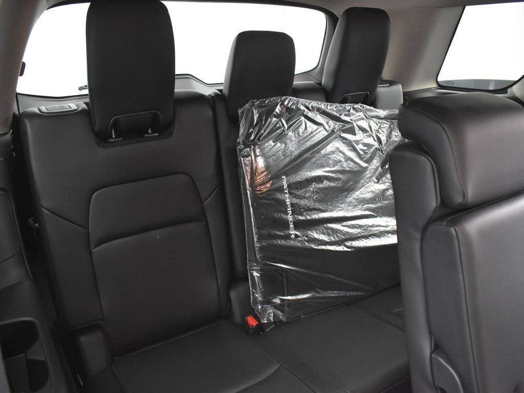 New 2025 Nissan Pathfinder SL image 22