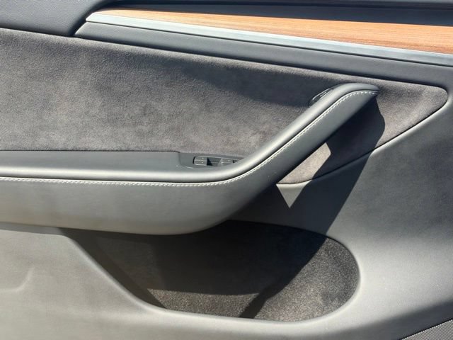 Used 2023 Tesla Model Y Long Range AWD/4WD image 25