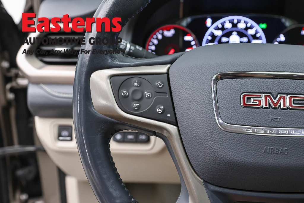 Used 2022 GMC Acadia Denali w/ Denali Technology Package AWD/4WD image 16