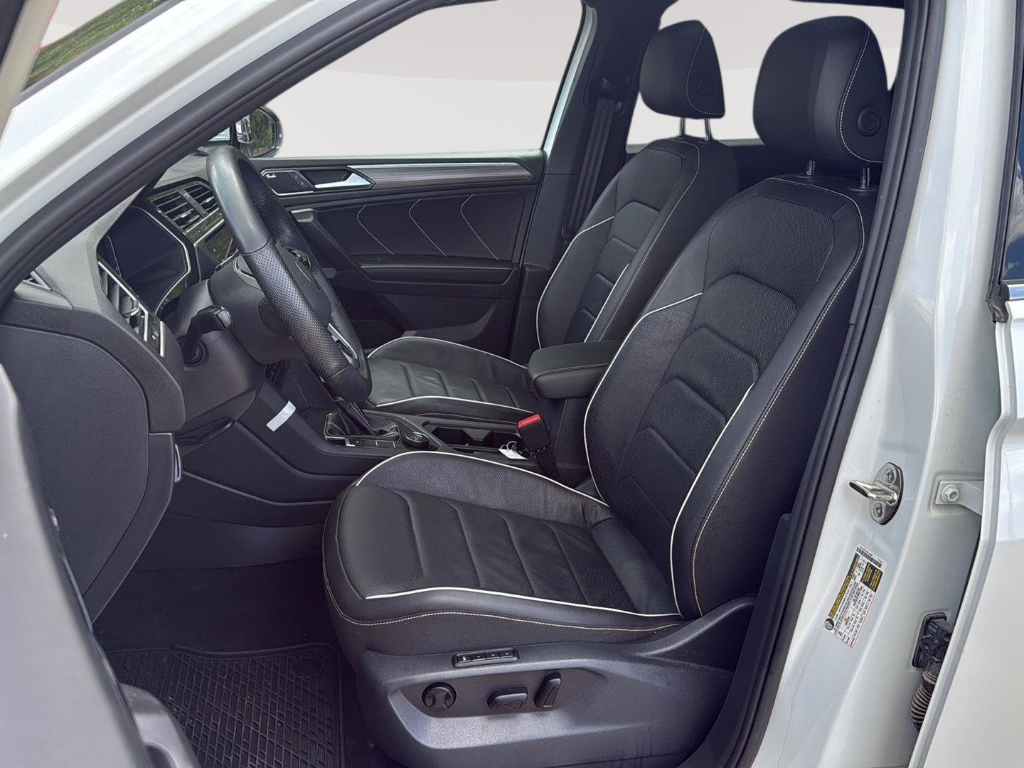 Used 2024 Volkswagen Tiguan SEL R-Line w/ MDO Package, Two-Row image 13