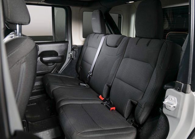 Used 2022 Jeep Wrangler Unlimited Sport AWD/4WD image 5