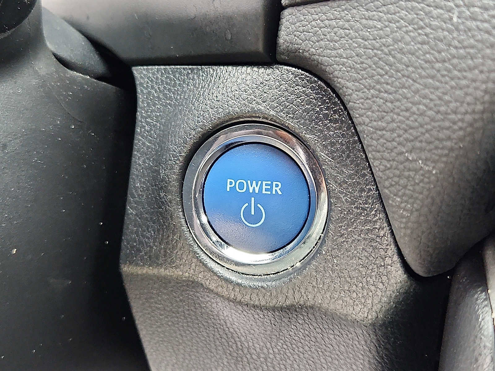 Used 2021 Toyota RAV4 XLE w/ XLE Grade Weather Package image 23