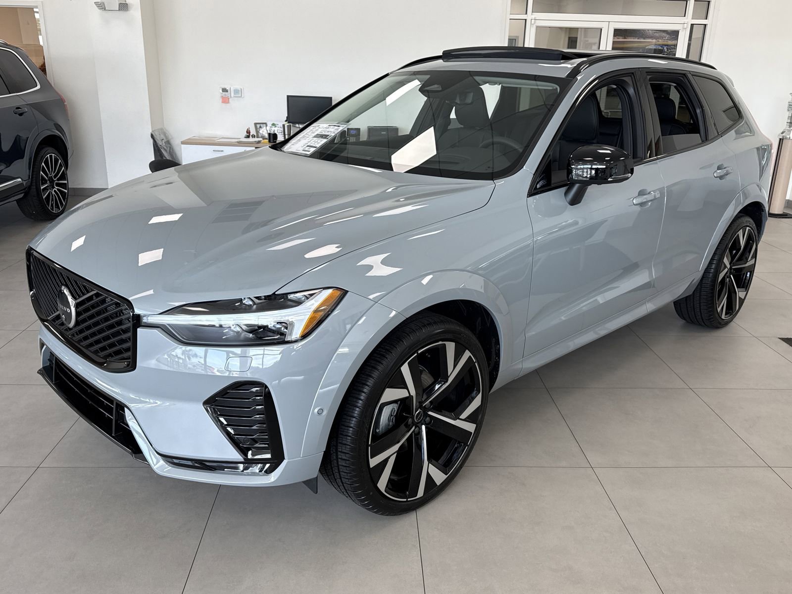 New 2026 Volvo XC60 B5 Ultra w/ Protection Package Premier image 1