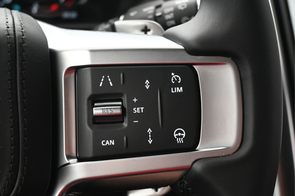 New 2026 Land Rover Discovery Limited Edition AWD/4WD image 20