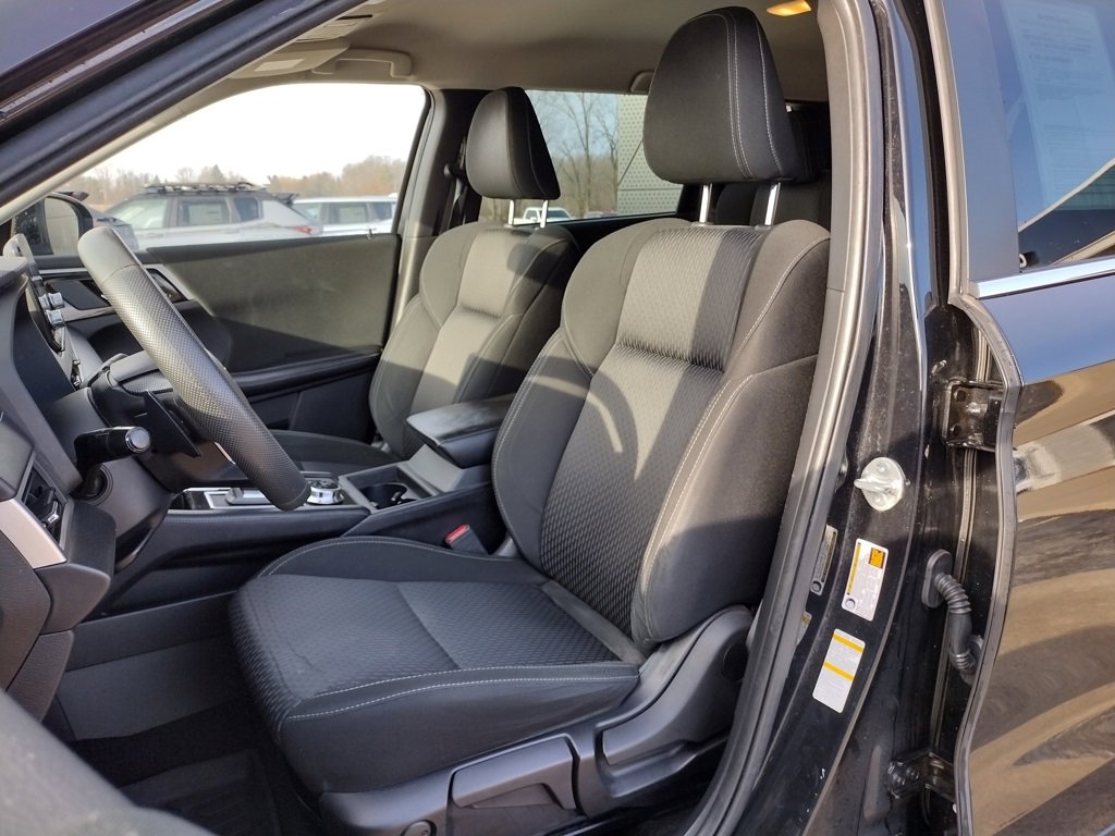 Used 2022 Mitsubishi Outlander ES image 10