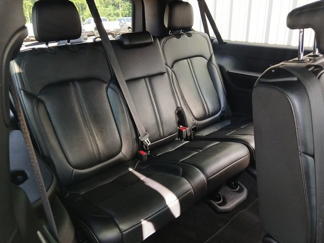 Used 2024 Jeep Wagoneer L Series II w/ Flexible Seating Group AWD/4WD image 15