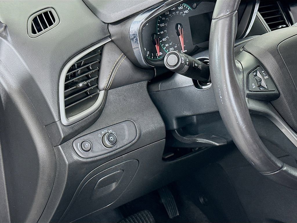Used 2021 Chevrolet Trax LT w/ LT Convenience Package image 10