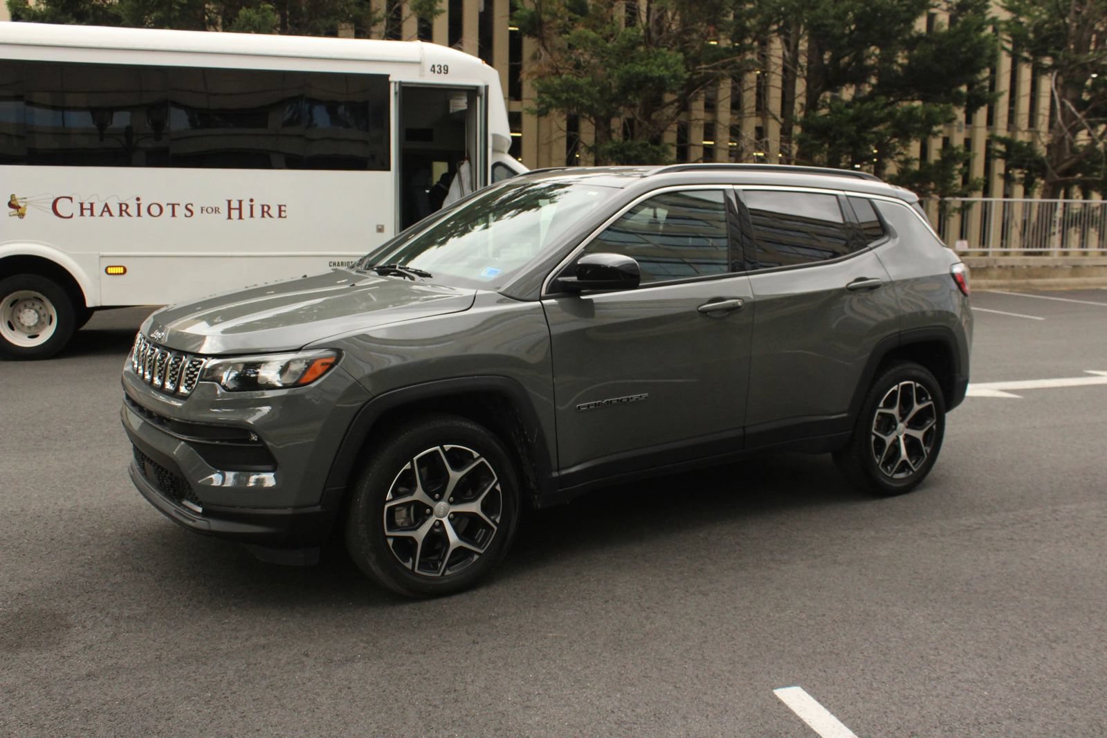 Used 2024 Jeep Compass Latitude AWD/4WD image 12