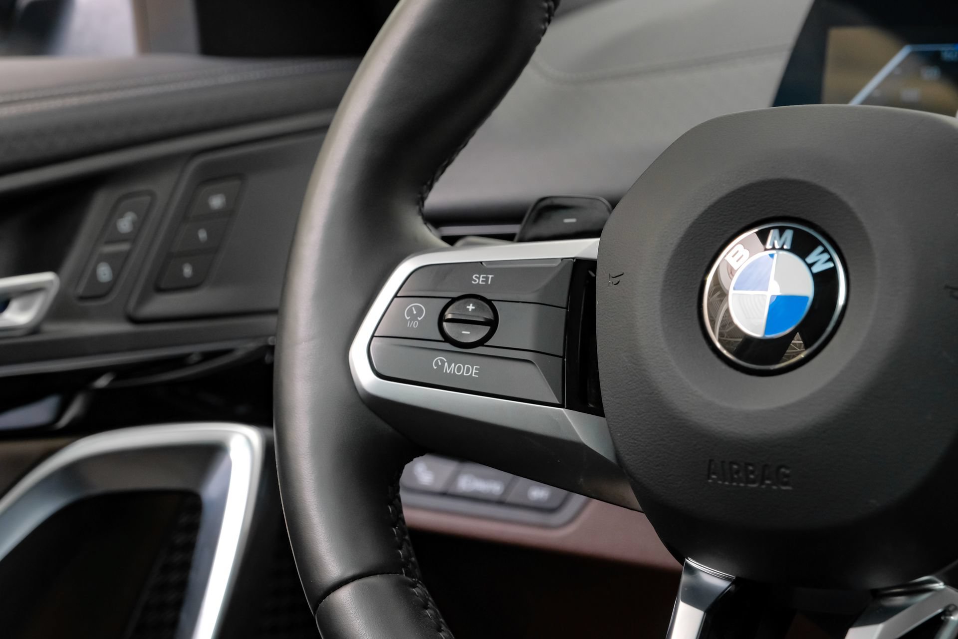 Used 2025 BMW X2 xDrive28i AWD/4WD image 21