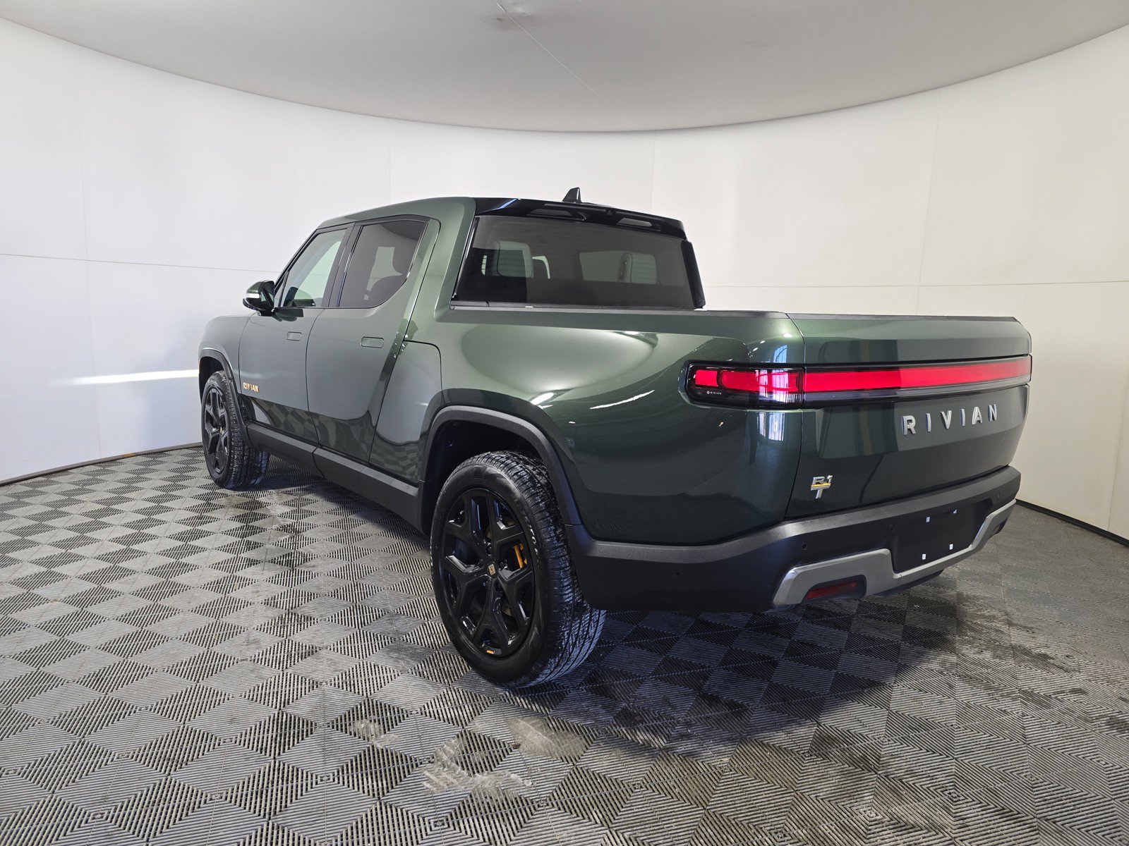 Used 2022 Rivian R1T Launch Edition image 3