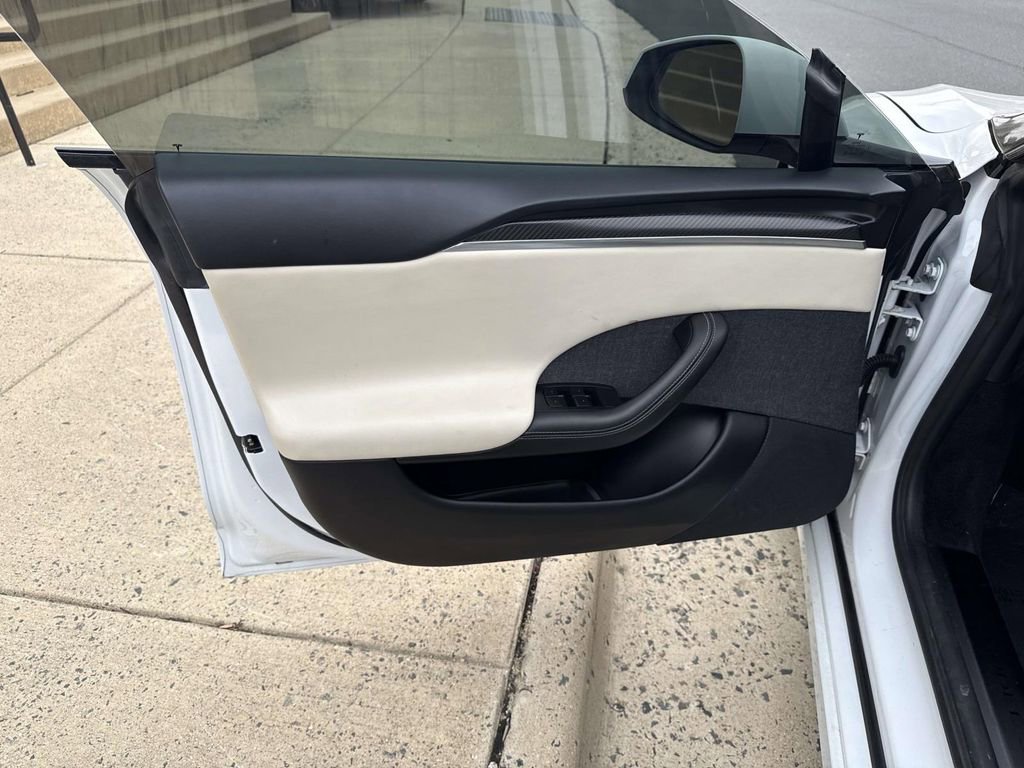 Used 2021 Tesla Model S Plaid image 24