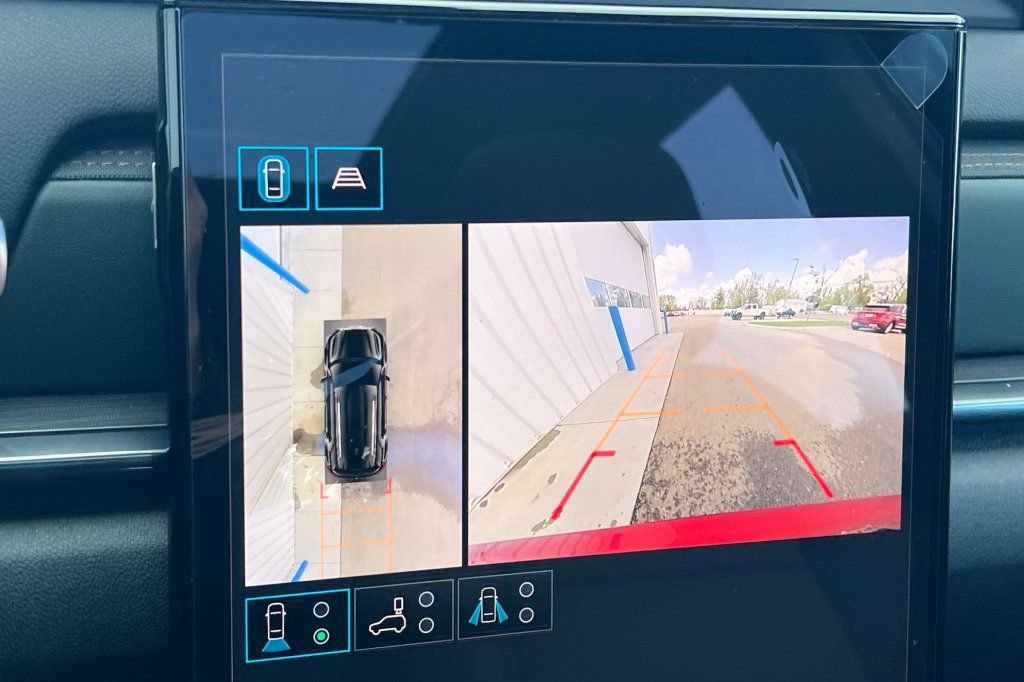 New 2026 GMC Terrain AT4 w/ Technology Package II AWD/4WD image 17