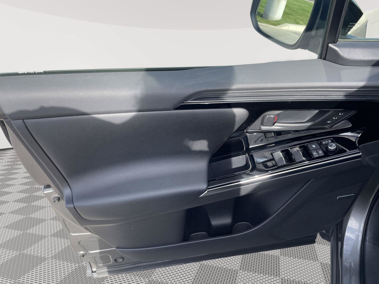 Certified 2023 Subaru Solterra AWD image 9