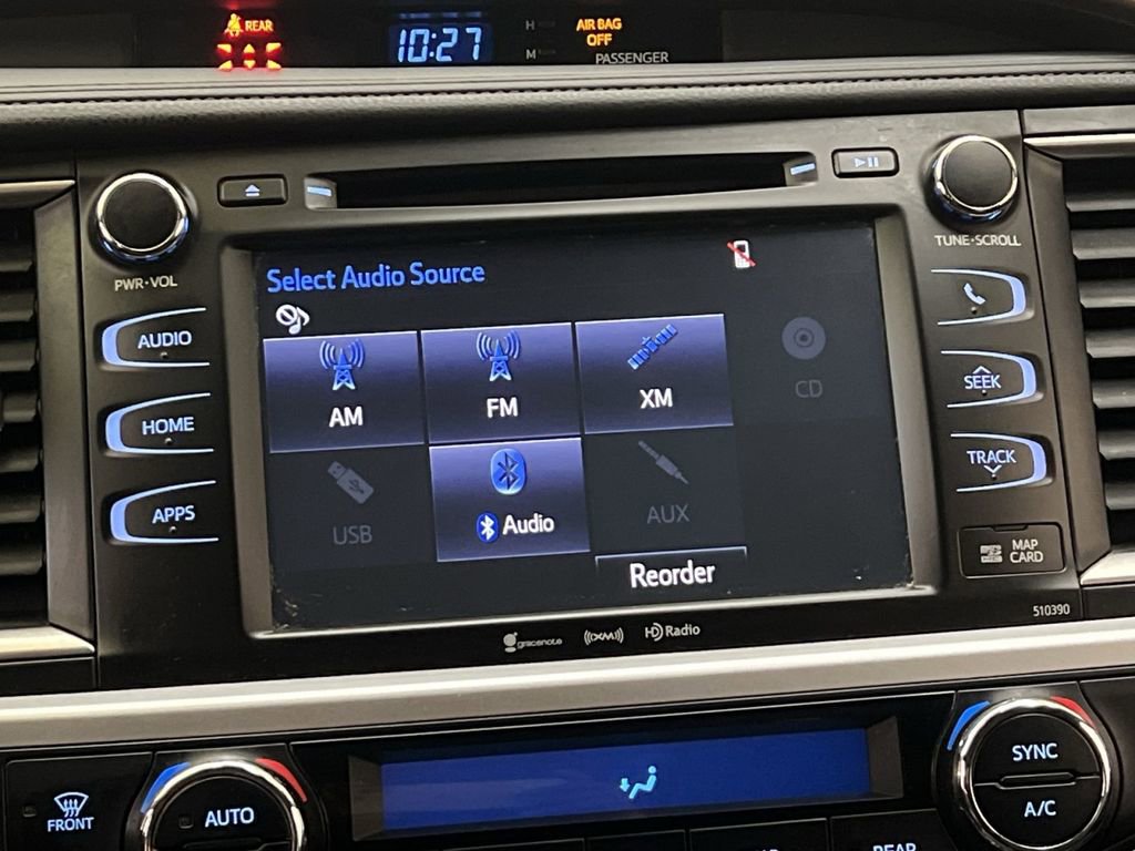 Used 2019 Toyota Highlander XLE image 16