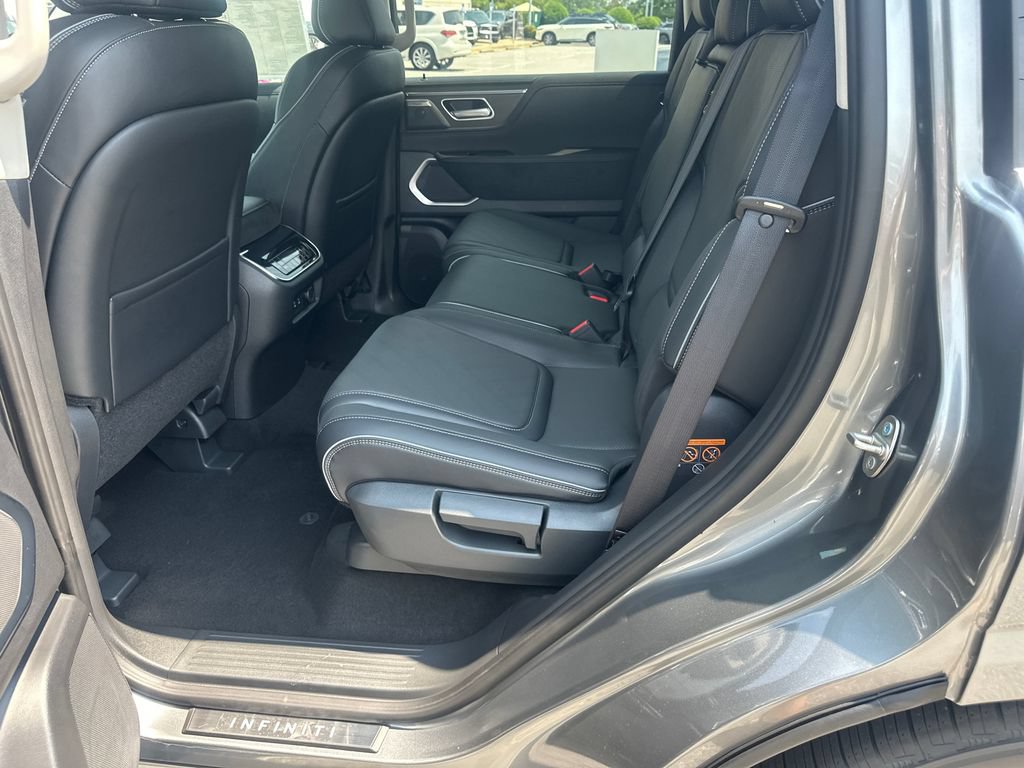 New 2027 INFINITI QX80 Luxe w/ Cargo Package RWD image 17