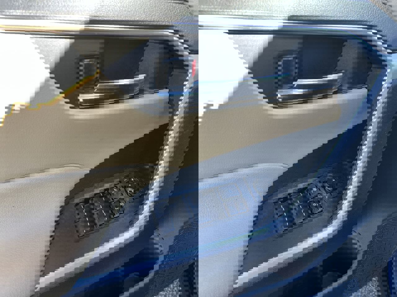 Used 2021 Toyota RAV4 XLE Premium image 15