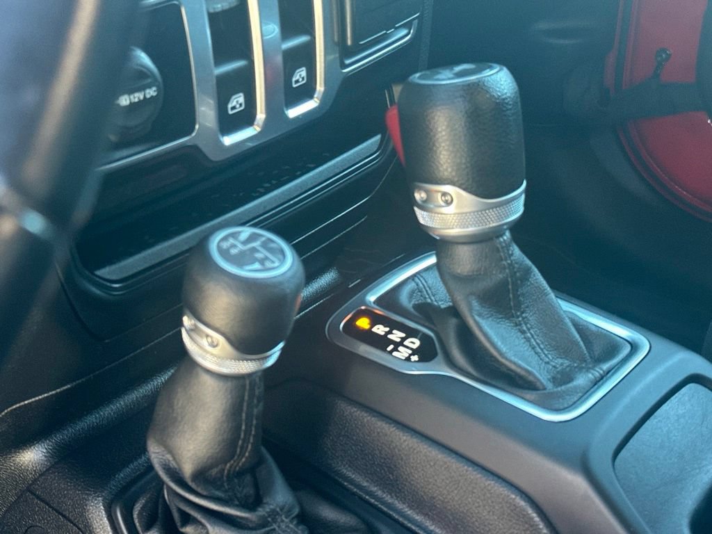 Used 2020 Jeep Wrangler Sport AWD/4WD image 27