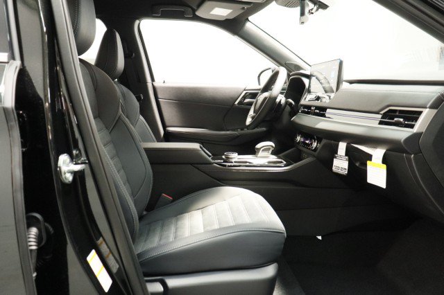 New 2026 Mitsubishi Outlander LE FWD image 17