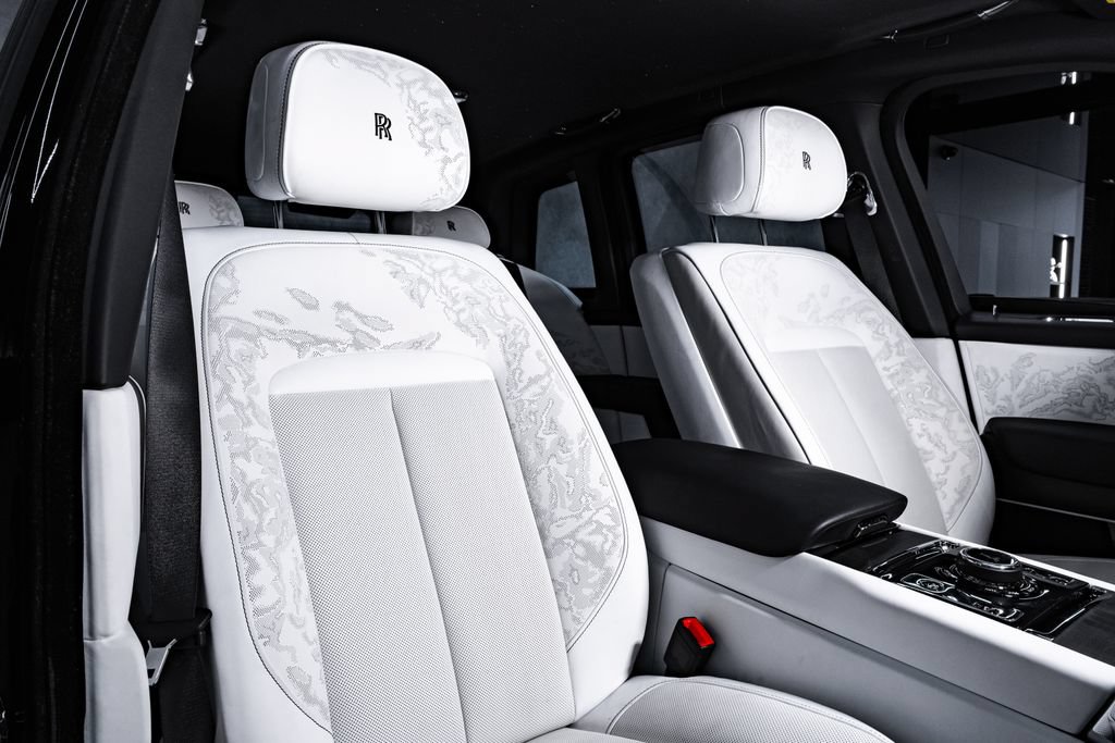 Used 2025 Rolls-Royce Cullinan AWD/4WD image 15