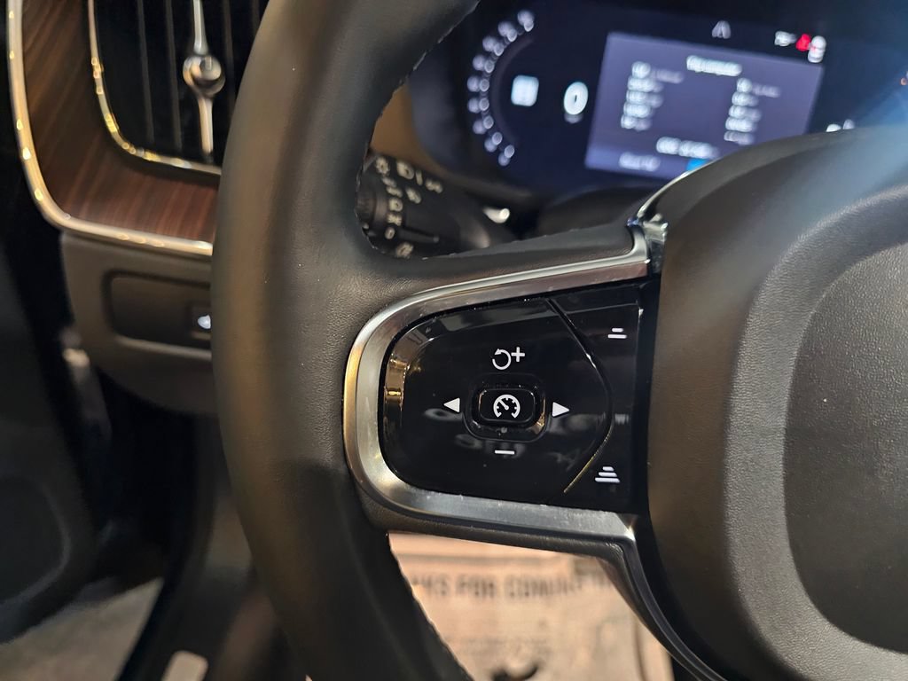 Certified 2024 Volvo XC60 B5 Plus w/ Climate Package AWD/4WD image 20