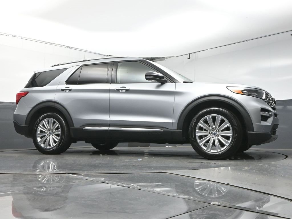 Used 2022 Ford Explorer Limited w/ Equipment Group 301A image 33