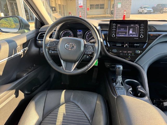 Used 2022 Toyota Camry SE FWD image 13