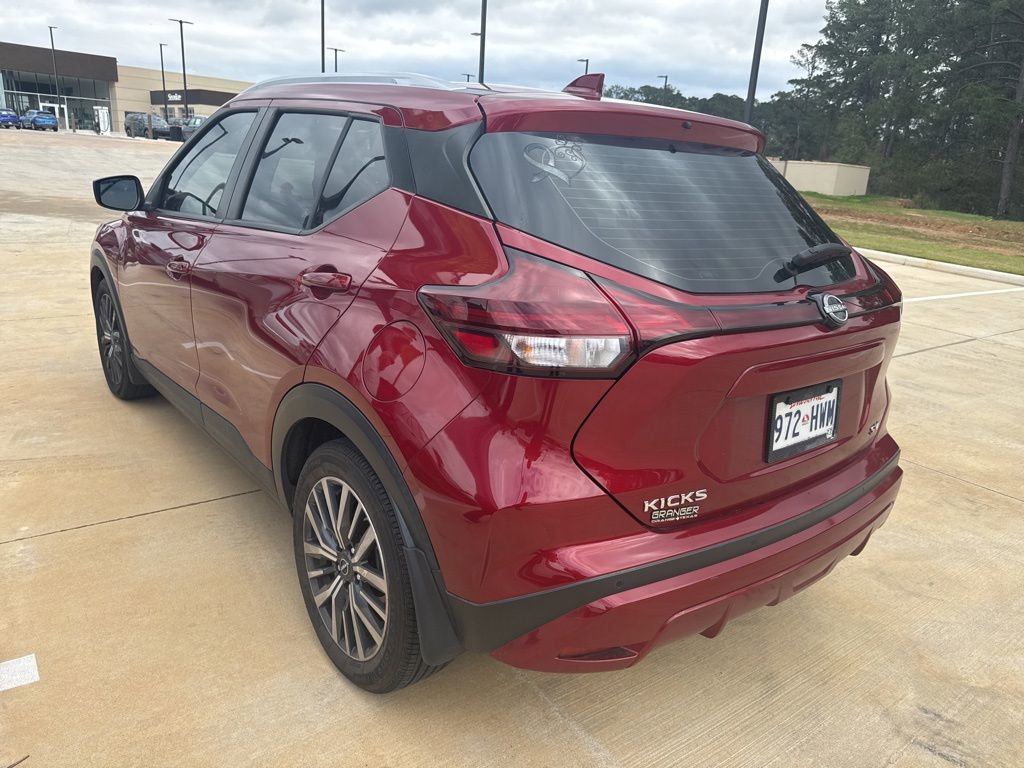 Used 2024 Nissan Kicks SV image 2
