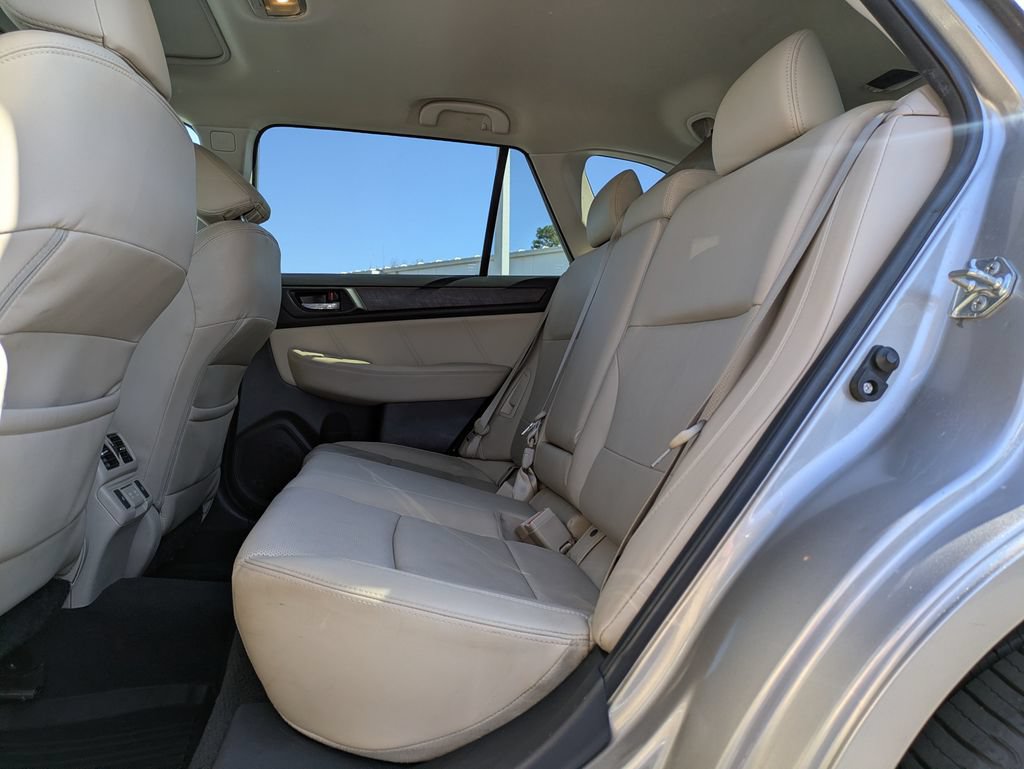 Used 2019 Subaru Outback 2.5i Limited AWD/4WD image 16