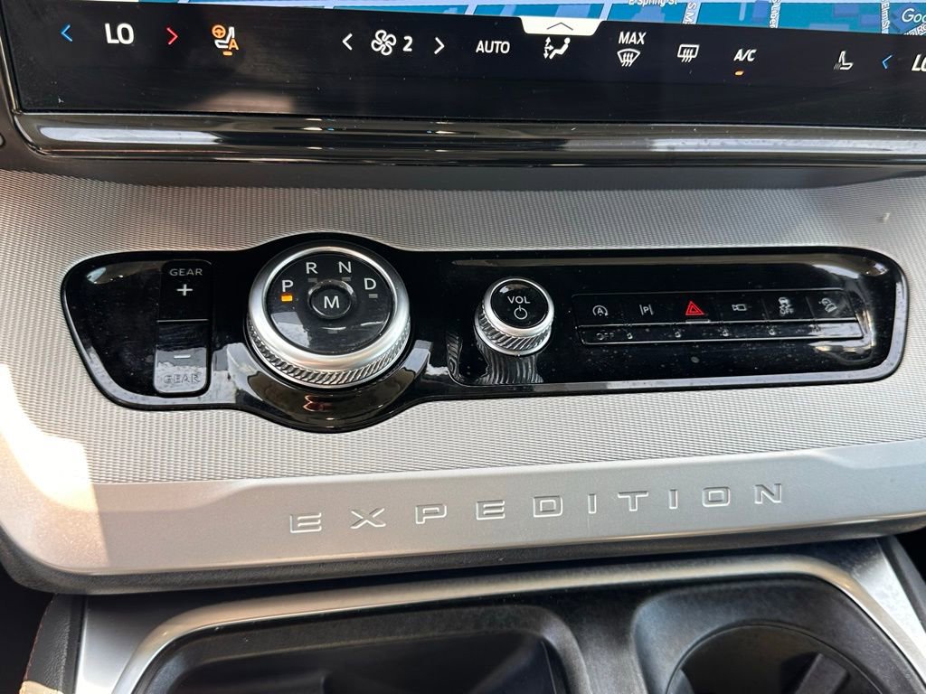 Used 2025 Ford Expedition Active AWD/4WD image 31